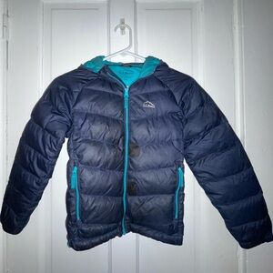 L.L. Bean Kids' Ultralight 650 Down Jacket Small 8